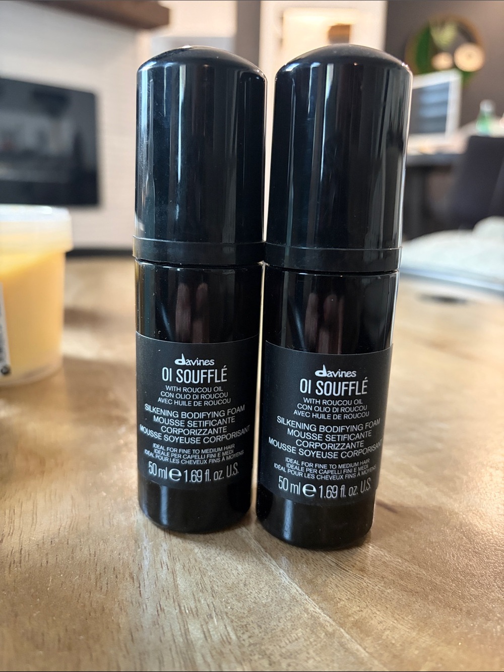 Davines OI Soufflé bodifying foam Lightweight Hair Mousse - Black